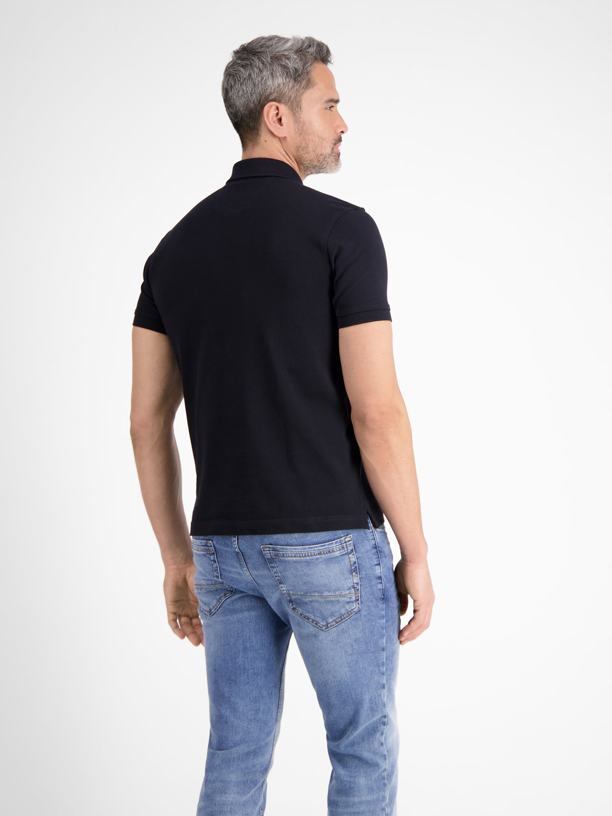 Basic Herren Poloshirt in klassischer Passform und Piquéqualität - LERROS