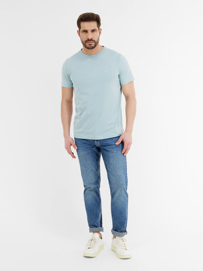 Crew neck t-shirt made from sustainably sourced cotton