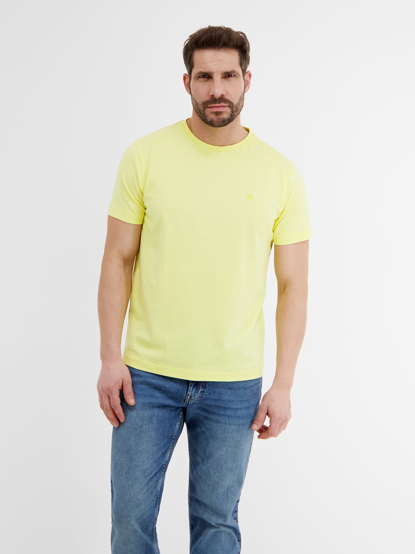 Crew neck t-shirt made from sustainably sourced cotton