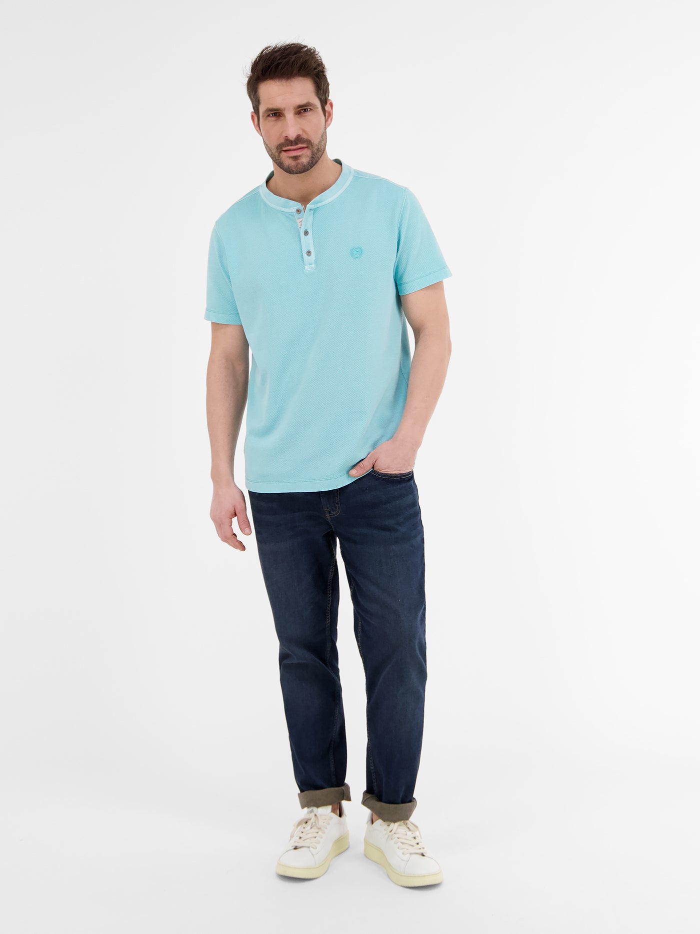 Shirt with a contrasting Serafino collar