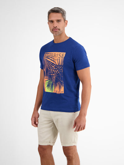 Classic t-shirt with graphic print