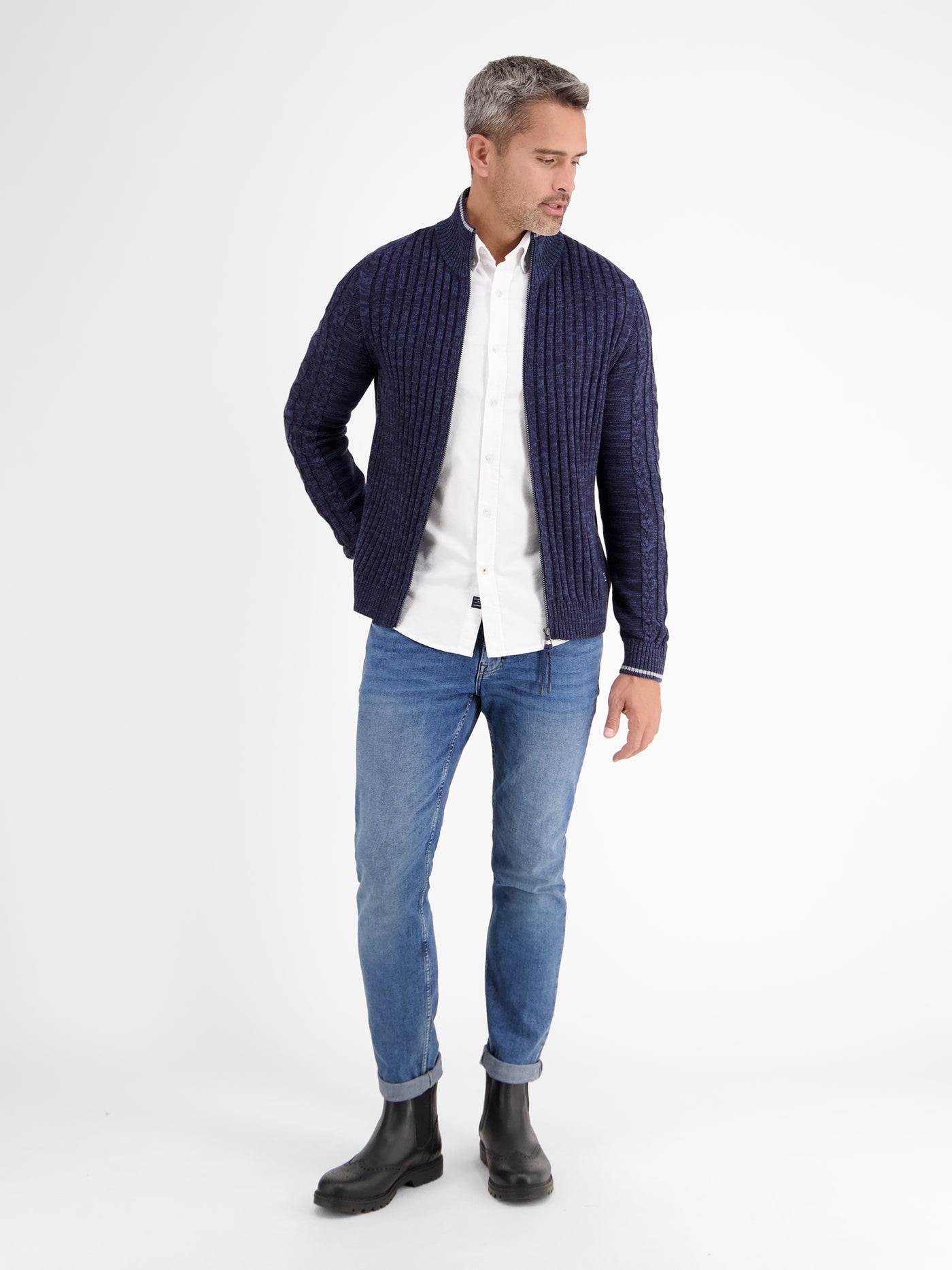 Cardigan, wide ribbed with stand-up collar