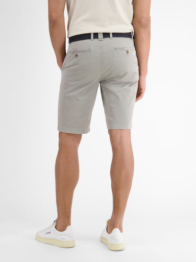 Chino Bermuda shorts, minimal all-over print