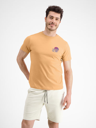 T-Shirt mit Brustprint *Follow the sun*