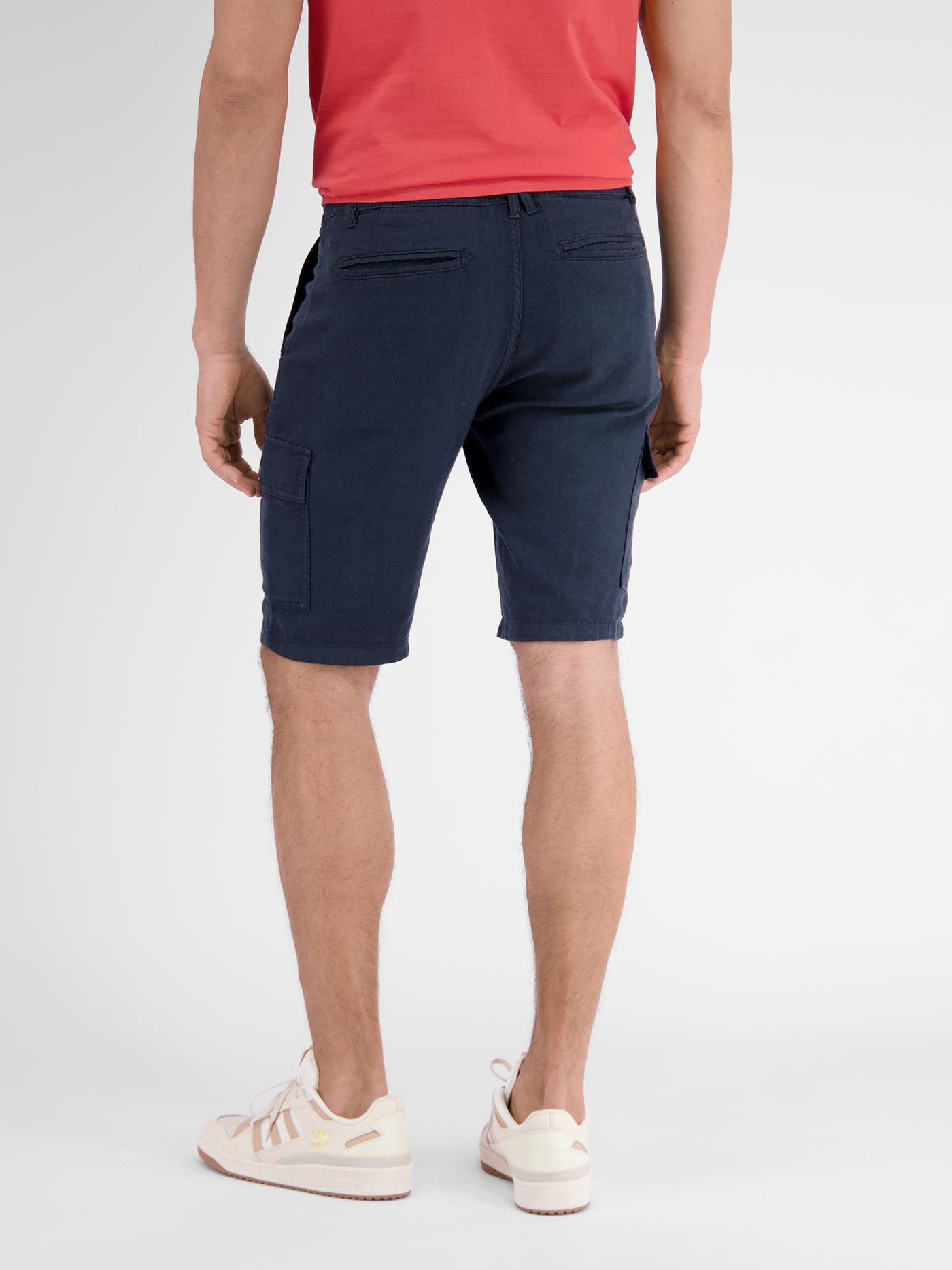Cargo Bermuda shorts in a summery linen mix